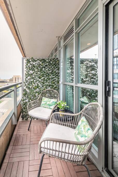 Luxury Suite Downtown Toronto Near Cn Tower Exterior photo