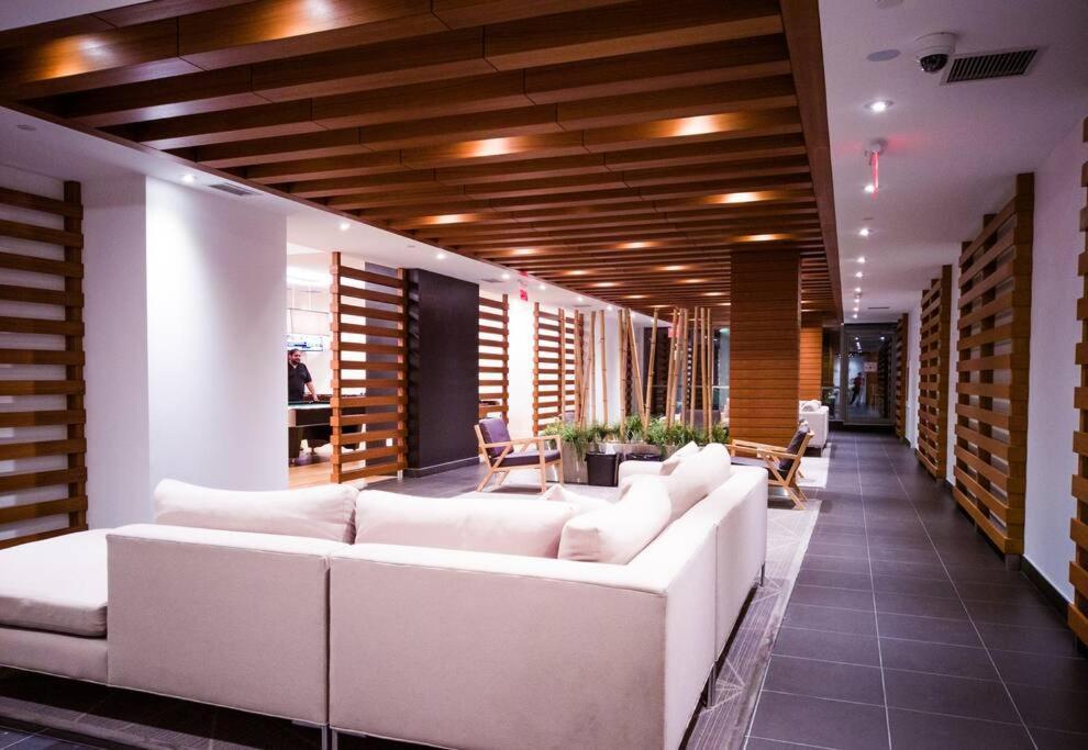 Luxury Suite Downtown Toronto Near Cn Tower Exterior photo