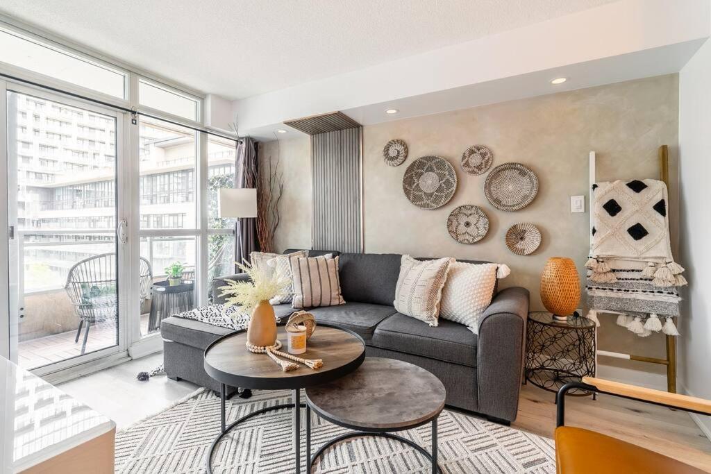Luxury Suite Downtown Toronto Near Cn Tower Exterior photo