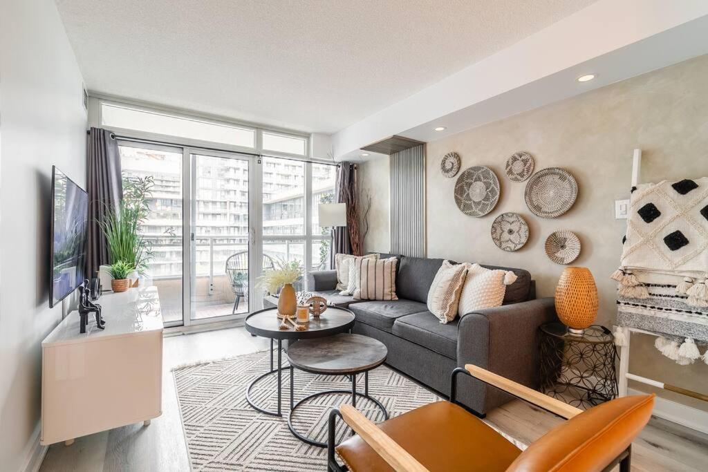 Luxury Suite Downtown Toronto Near Cn Tower Exterior photo