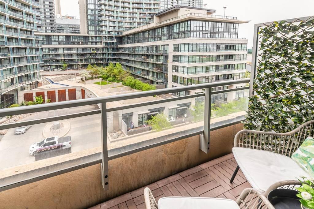 Luxury Suite Downtown Toronto Near Cn Tower Exterior photo